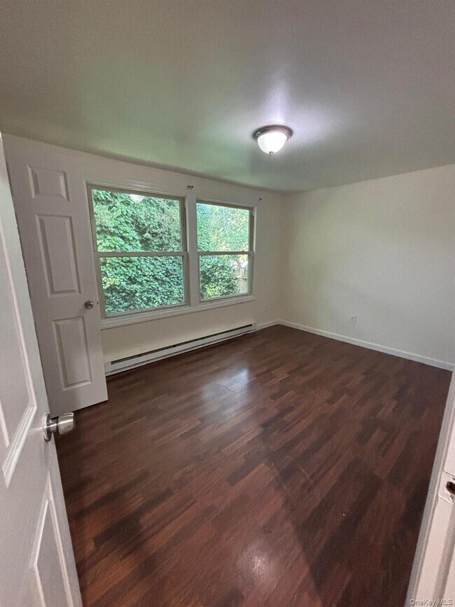 Building Photo - 141 Huguenot Dr