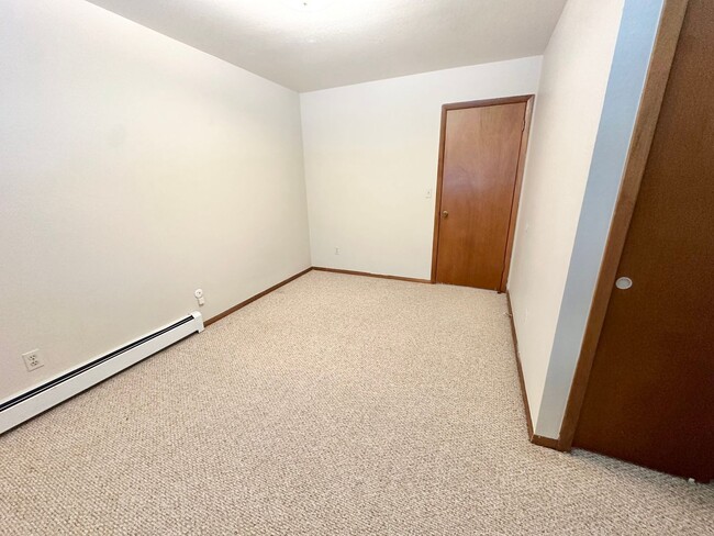 Building Photo - 745 Nyssa Dr