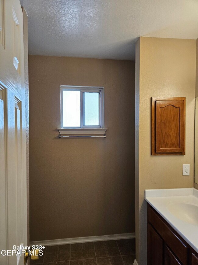 Building Photo - 12345 Tierra Plata Dr