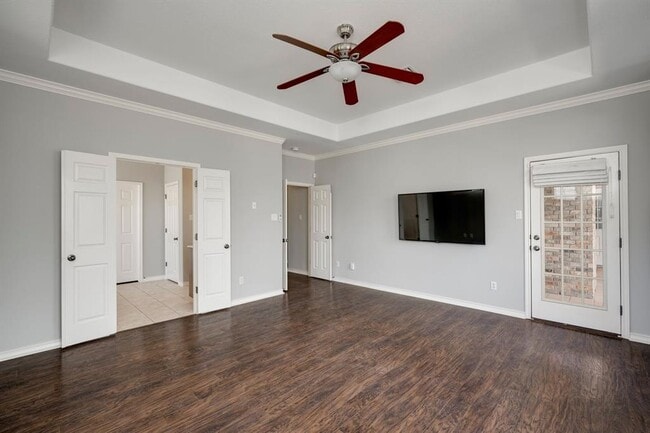 Building Photo - 2916 Alsatia Dr