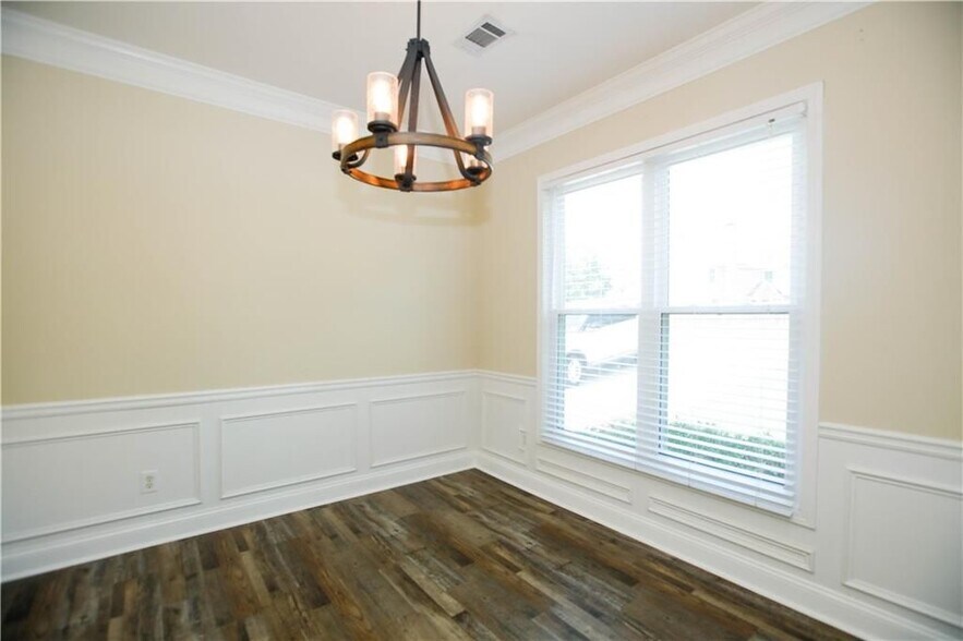 Building Photo - 1005 Landover Crossing