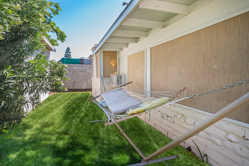 Building Photo - 401 Lorenzi St