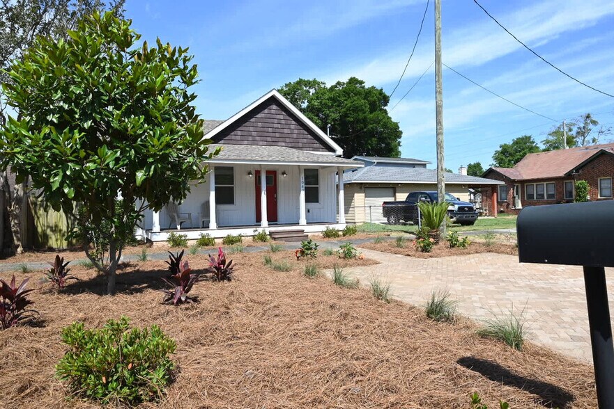 Building Photo - 1047 N 10th Ave