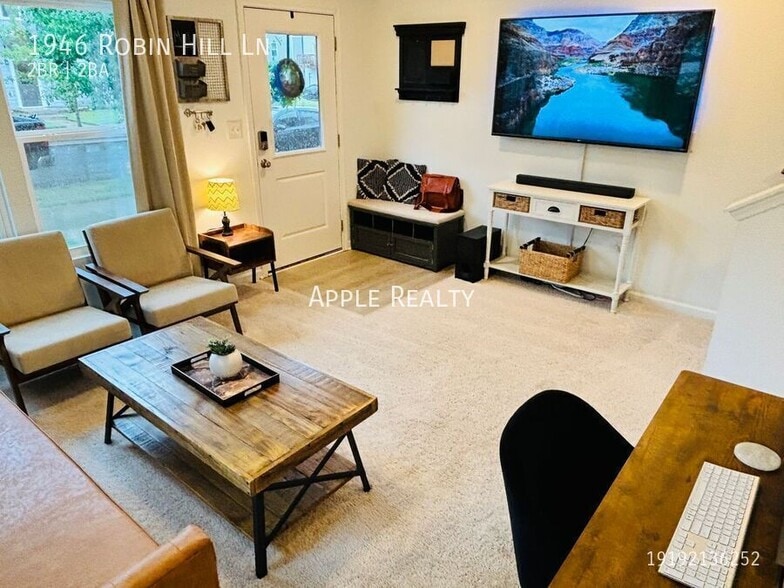 Building Photo - 1946 Robin Hill Ln