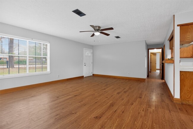 Building Photo - 601 Chateau Woods Pkwy Dr