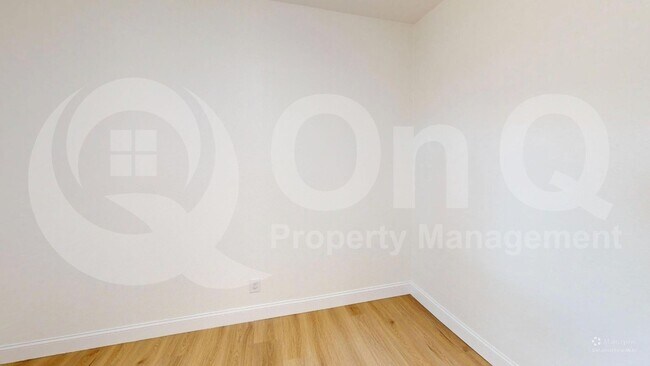 Building Photo - 208 Glenwick Pl