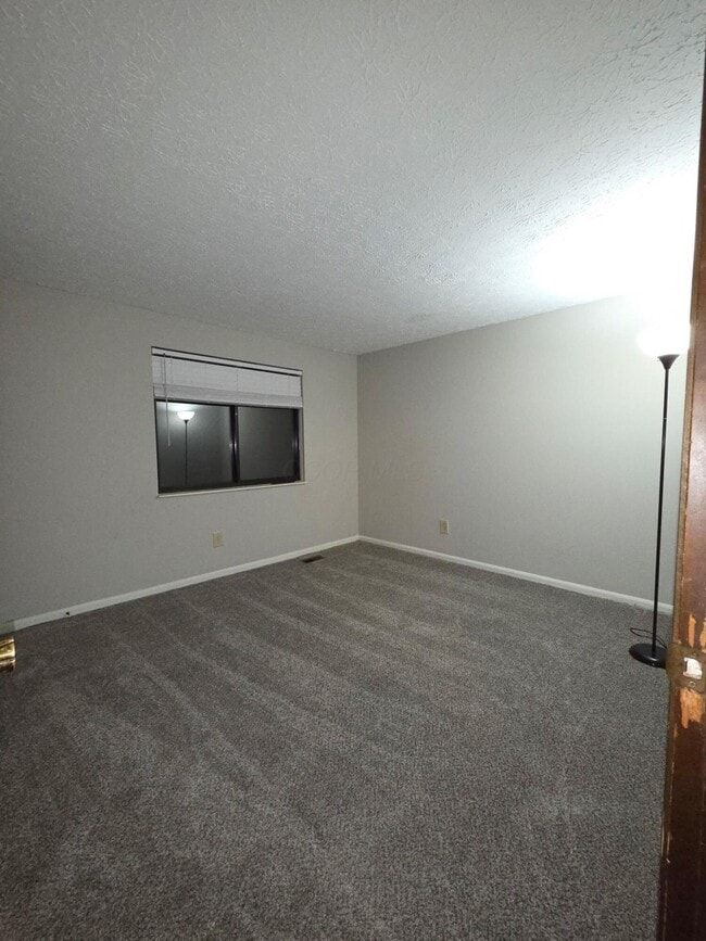 Building Photo - 5388 Flintstone Dr