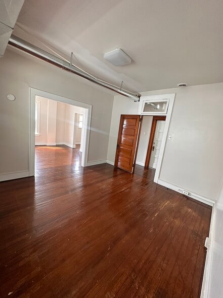 Building Photo - 426 Broad Ave