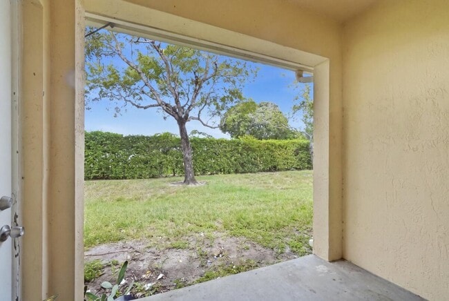 Building Photo - 406 W Santa Catalina Cir