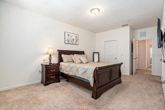 Building Photo - 5521 Yellowfin Ct
