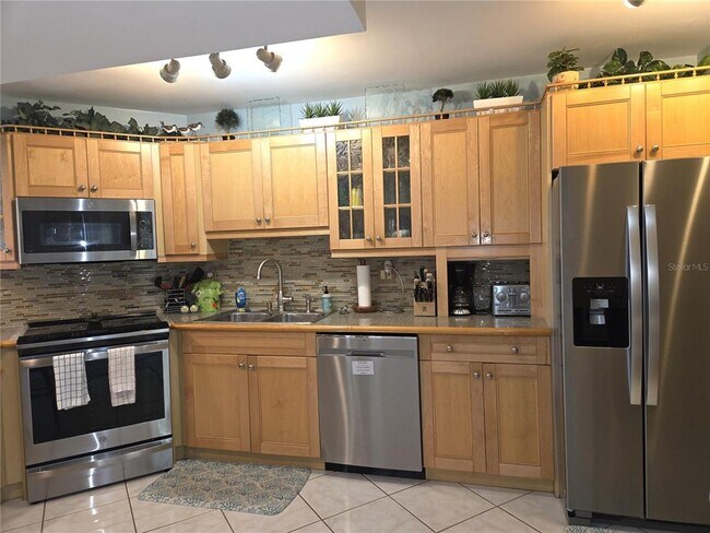 Building Photo - 1515 Pinellas Bayway S