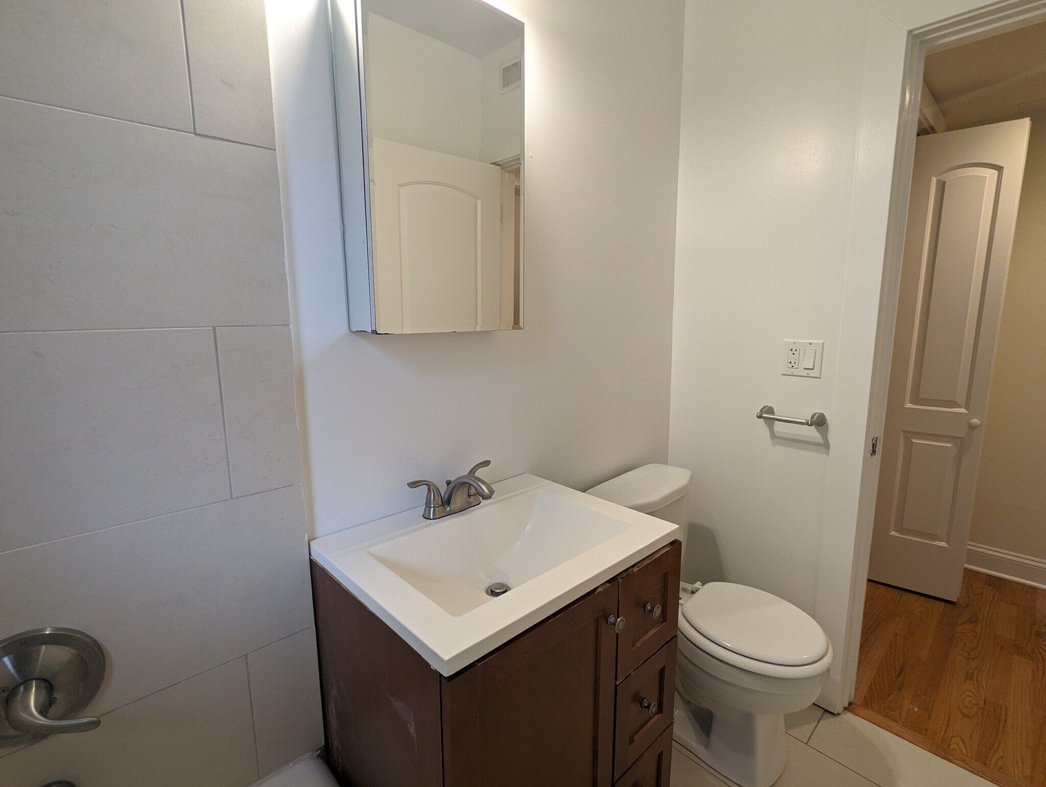 Building Photo - 4036 N Ashland Ave