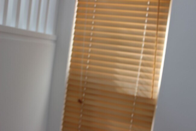 Building Photo - 39 Whispering Pine