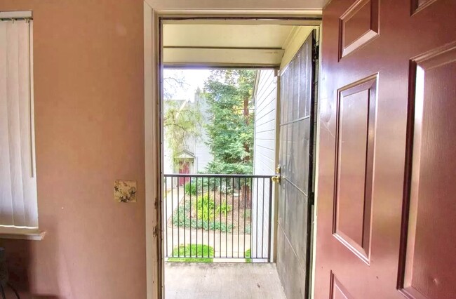 Building Photo - 9127 Newhall Dr