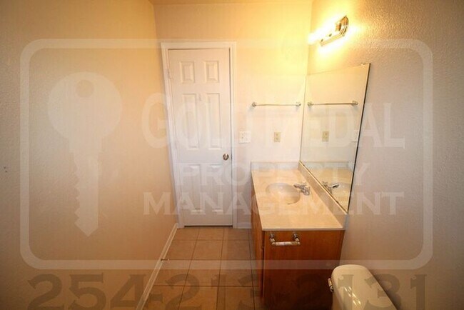 Building Photo - 602 Aries Ave