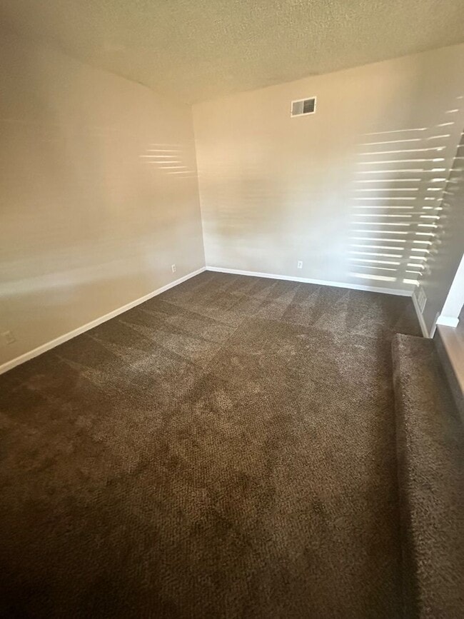 Building Photo - Move-In Special: 1/2 Off 1st Months Rent