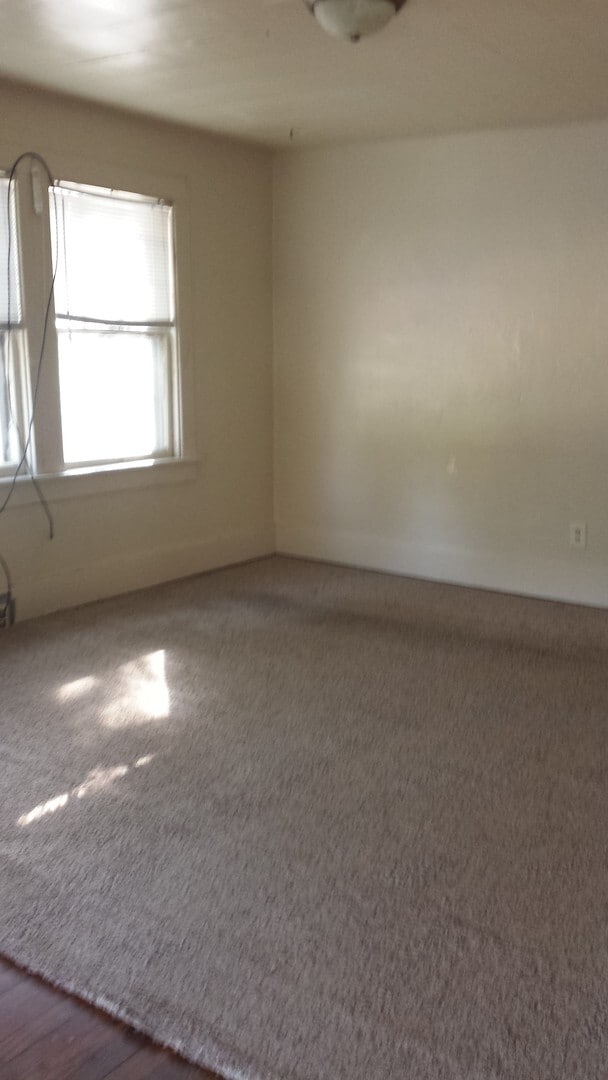 Building Photo - -1214