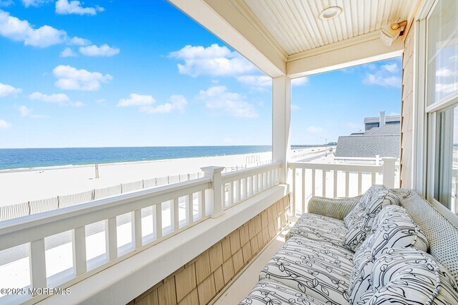 Building Photo - 257 Beach Front
