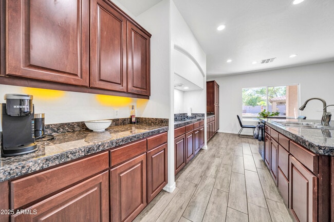 Building Photo - 7149 W Avenida Del Sol