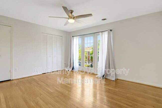 Building Photo - 3353 Ardley Ct