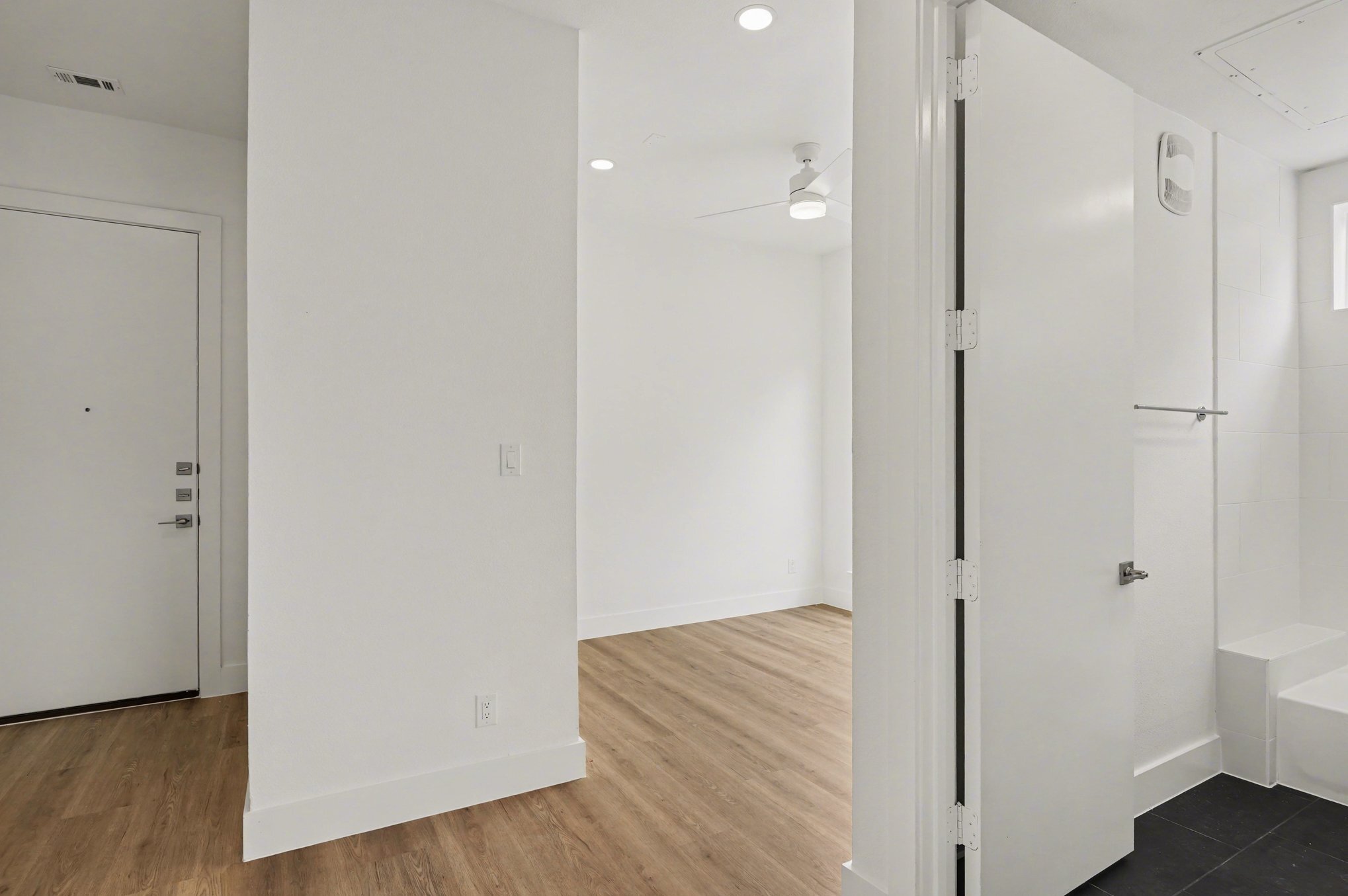 Building Photo - 2217 N Fitzhugh Ave