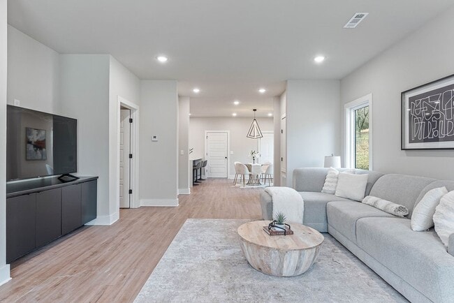 Building Photo - 491 S Happy Hollow Rd