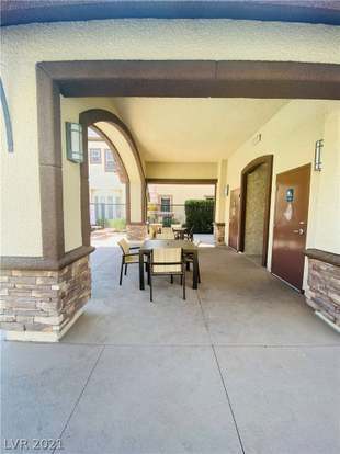 Building Photo - 348 Hanbury Manor Ln