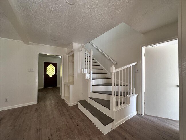 Building Photo - 7703 Braesridge Ct