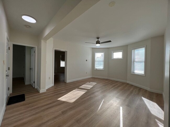 Building Photo - 539 Washington St