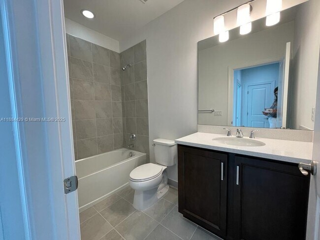 Building Photo - 534 Parsons Wy