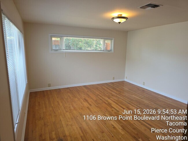 Building Photo - Tacoma views retro 3 bed 2 bath home, available now!