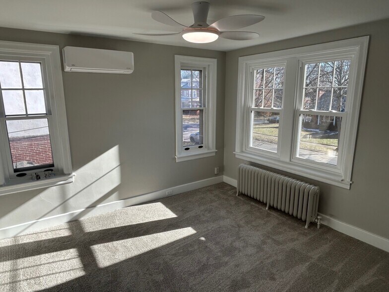 Building Photo - 1407 Delaware Ave