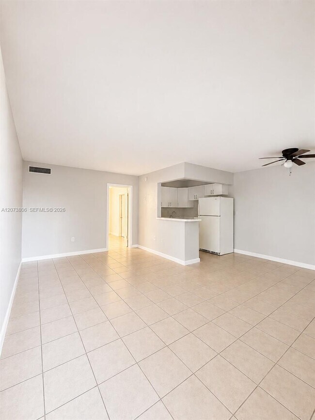 Building Photo - 1330 W 54th St