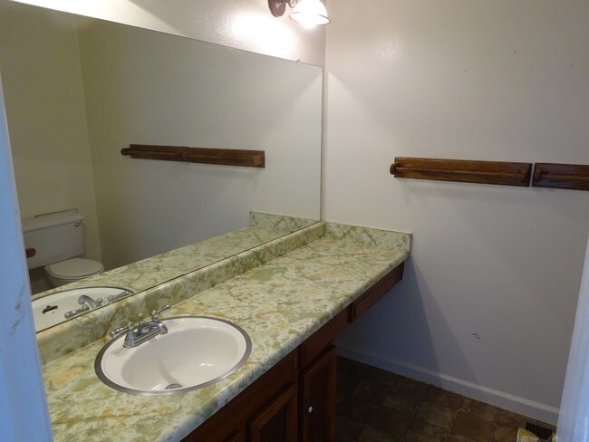 Building Photo - 7047 S Fairfax St