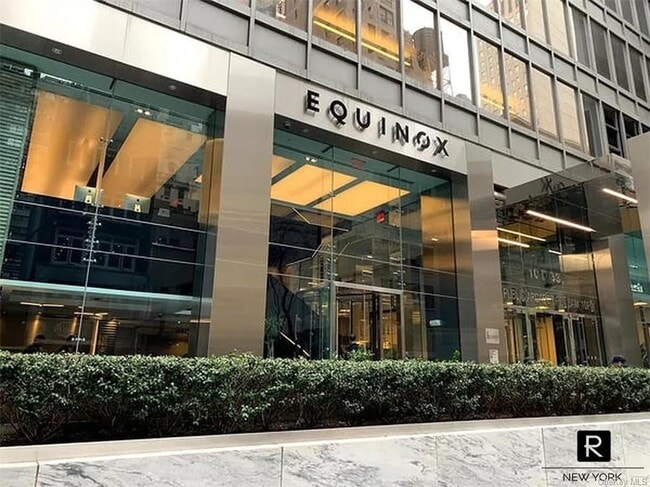 Building Photo - 100 Suffolk St