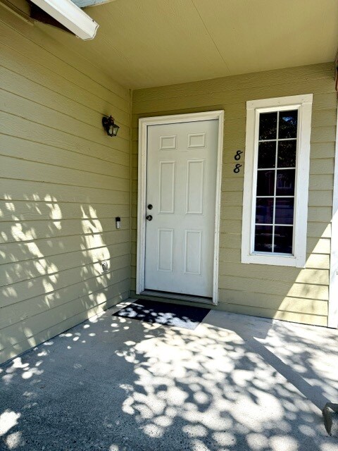 Building Photo - 88 NW Lopez Ln
