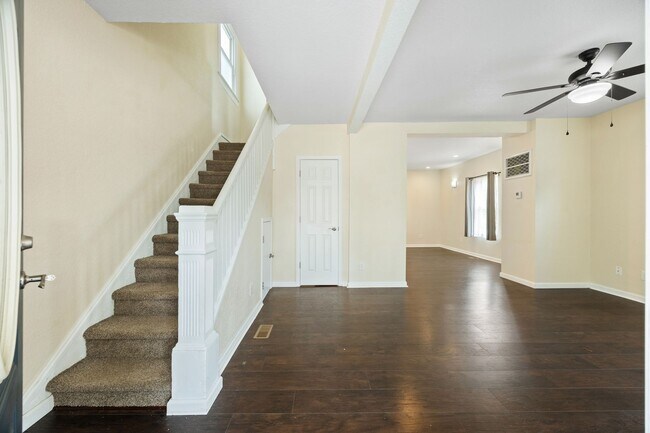 Building Photo - 831 W 35th St