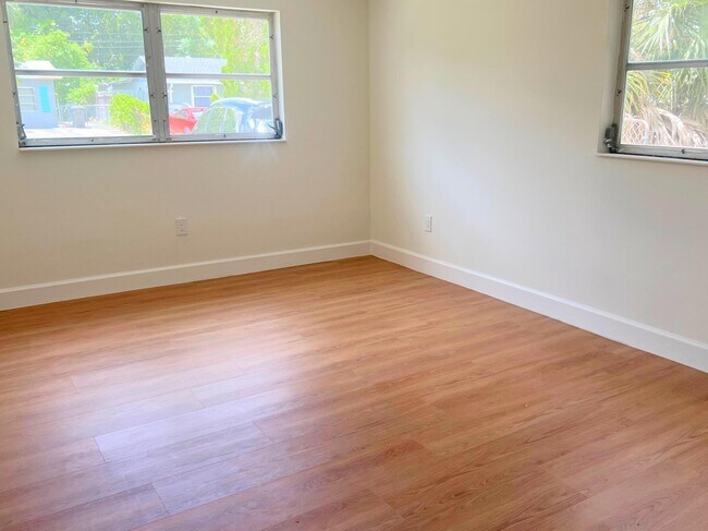 Building Photo - 4787 Tortuga Dr