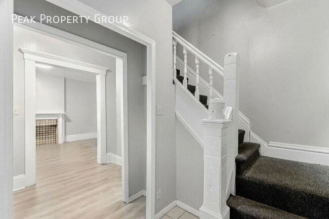 Building Photo - 196 W 8th Ave