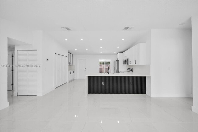 Building Photo - 20747 NW 41st Ave