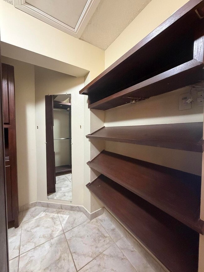 Building Photo - 12661 Westhampton Cir