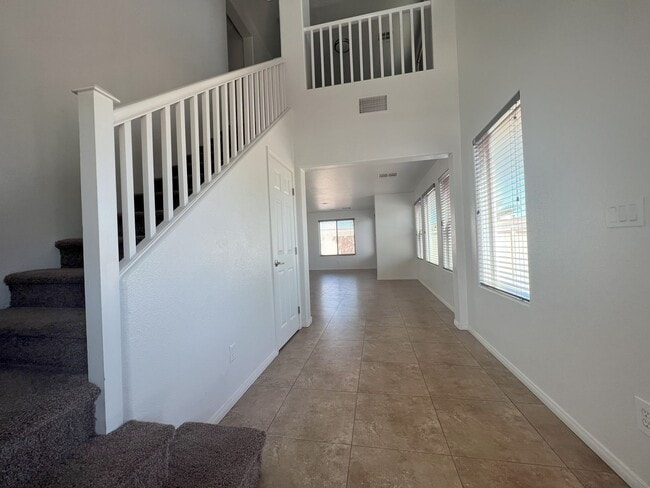 Building Photo - 3 bedroom 2 bath home