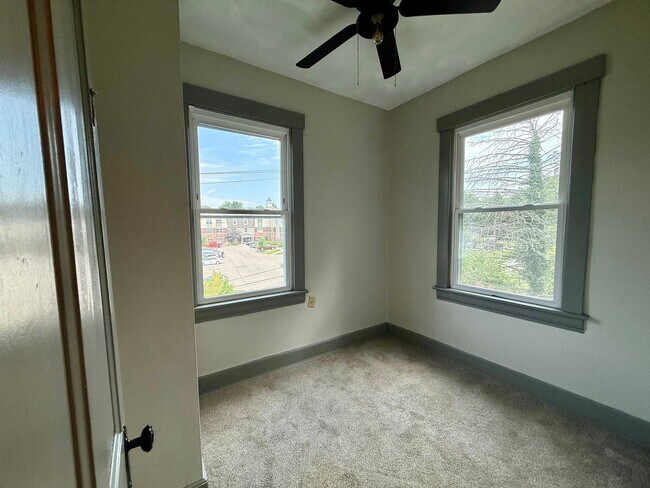 Building Photo - Charming & Updated 2-Story Home in Loveland!