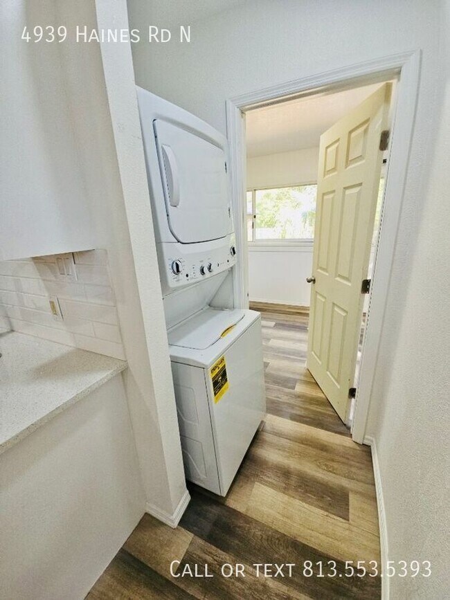 Building Photo - 4939 Haines Rd N