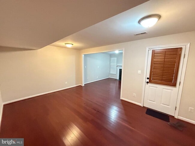 Building Photo - 2539 Banshire Dr