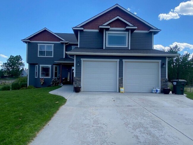 Building Photo - 323 Maroon Ct