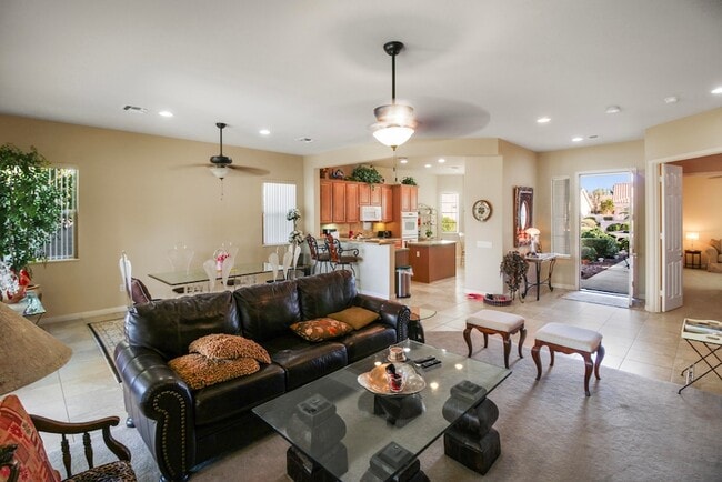 Building Photo - 40433 Corte San Carlos