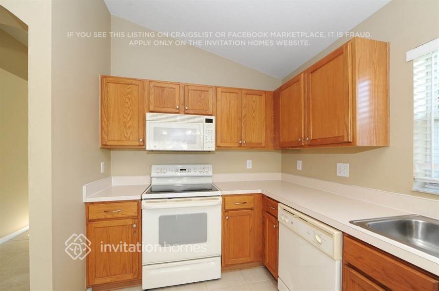 Building Photo - 25401 Lexington Oaks Blvd