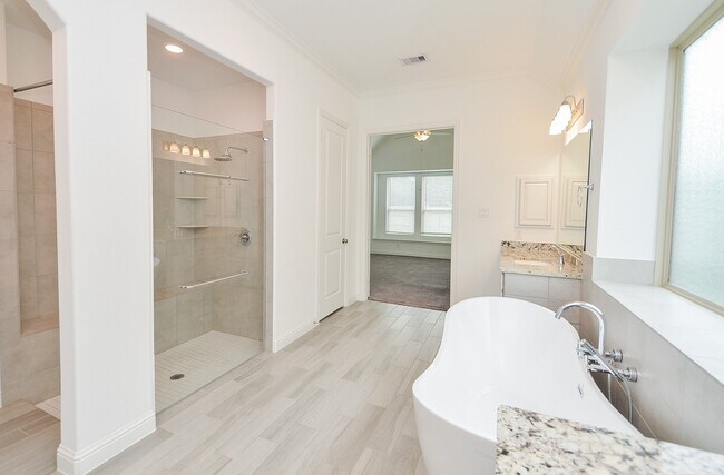 Building Photo - 6019 Verde Pl Ln