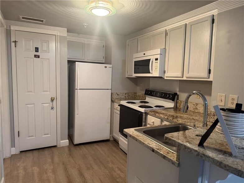 Building Photo - 199 14th St NE